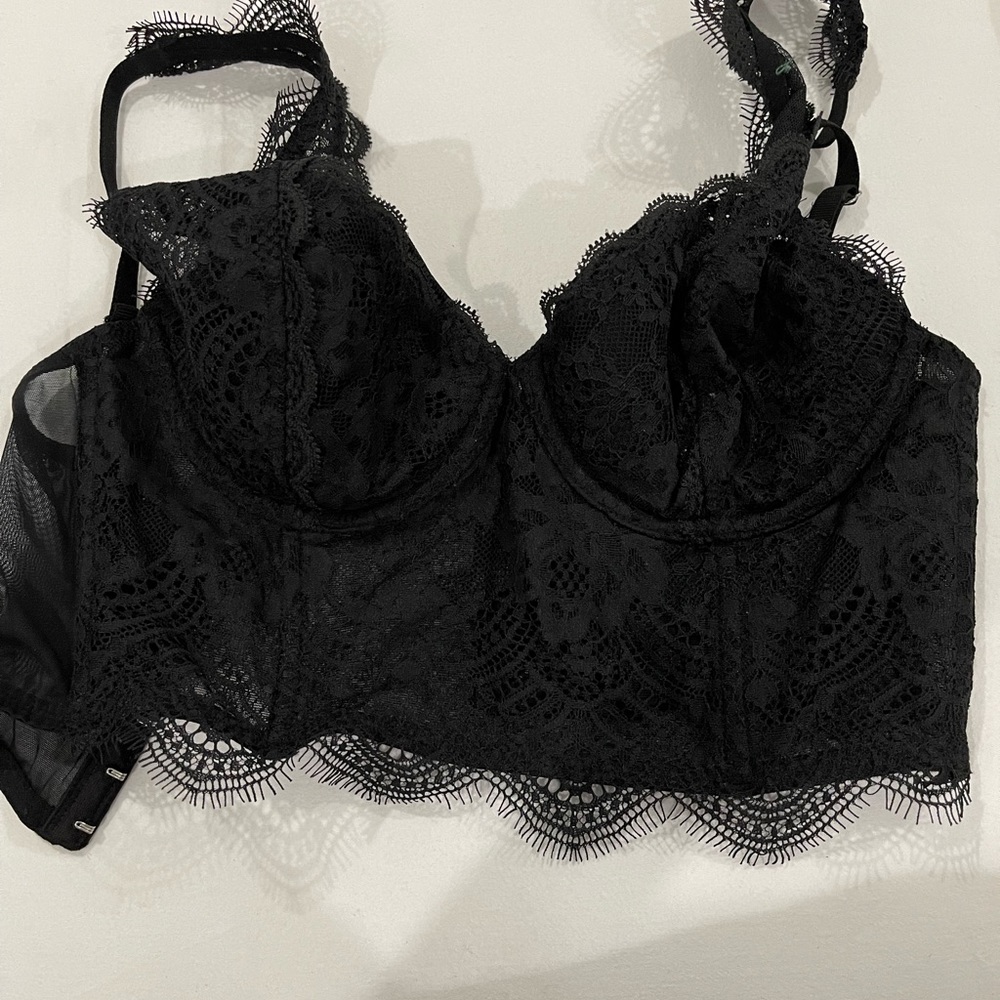 Never worn Ladies Victoria Secret bra